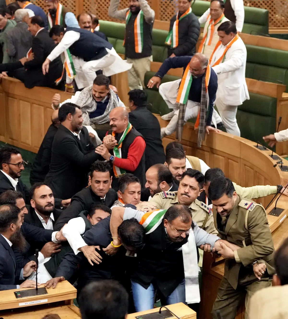 Ruckus in J-K Assembly over special status resolution | Photo: PTI