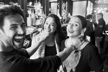 Kartik Aaryan & his ‘Manjulikas’ win hearts, but mom has bad news about tickets
