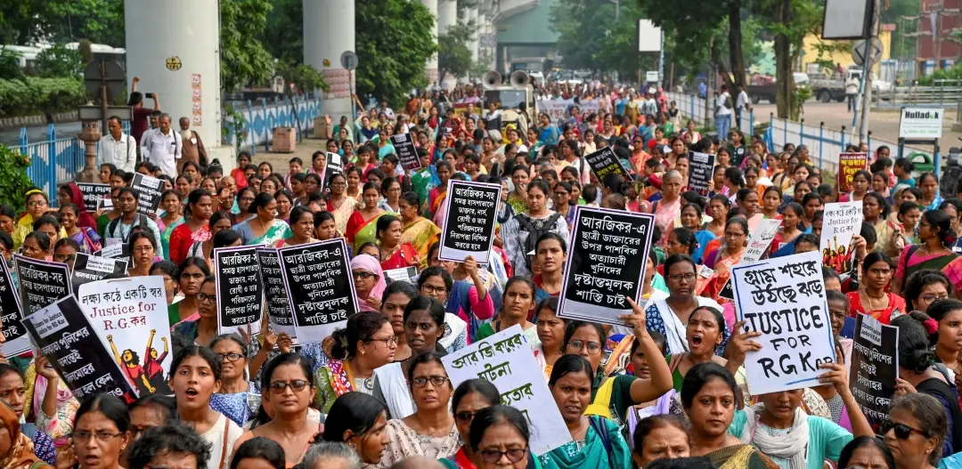 Women march towards the CBI office in protest | Photo: PTI