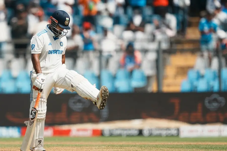 Rishabh Pant’s lone fight: Controversial dismissal ignites fan outrage, AB de Villiers critiques DRS