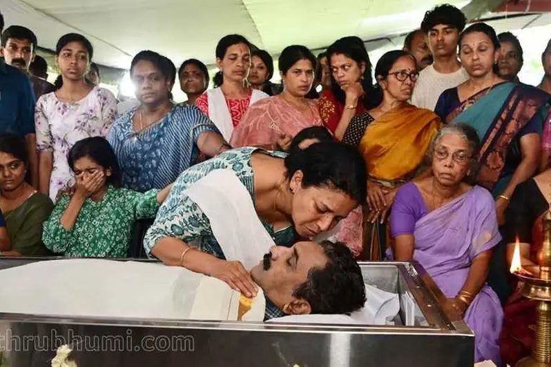 Deceased Kannur ADM's wife questions Collector's remark of meeting in chamber