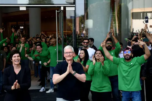 Apple to open 4 new retail stores in India