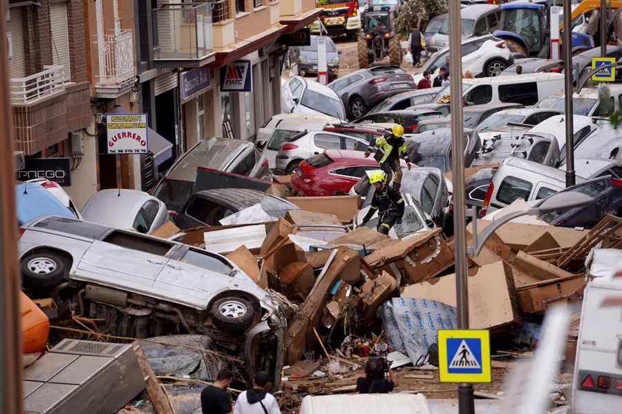 Spain flash floods: Death toll rises to 158