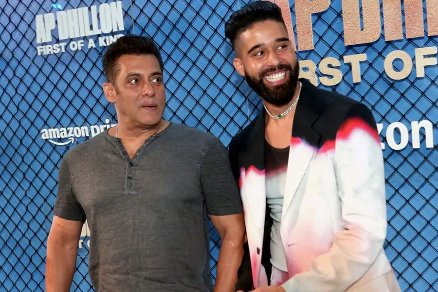 Shots fired outside singer-rapper AP Dhillon's house in Vancouver | WATCH