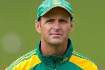 'Unhappy' Gary Kirsten resigns as Pakistan's limited-overs coach over selection committee row