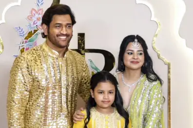 'Sakshi gave me wicketkeeping ‘lessons,’ reveals Dhoni | WATCH