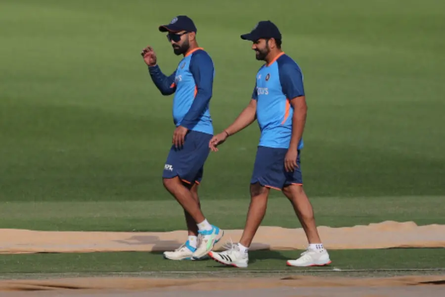 Series loss: Karthik says onus on seniors; Kumble believes Kohli should have played domestic matches