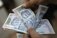 പ്രധാന ചുമതലക്കാര്‍ വിട്ടുനിന്നു, സാലറി ചലഞ്ചില്‍ പങ്കാളികളായ ഐ.എ.എസ്., ഐ.പി.എസ്. ഉദ്യോഗസ്ഥര്‍ 110