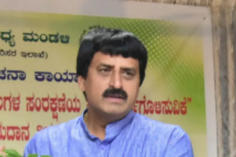 CP Yogeshwara quits BJP, joins Congress ahead of Channapatna bypoll