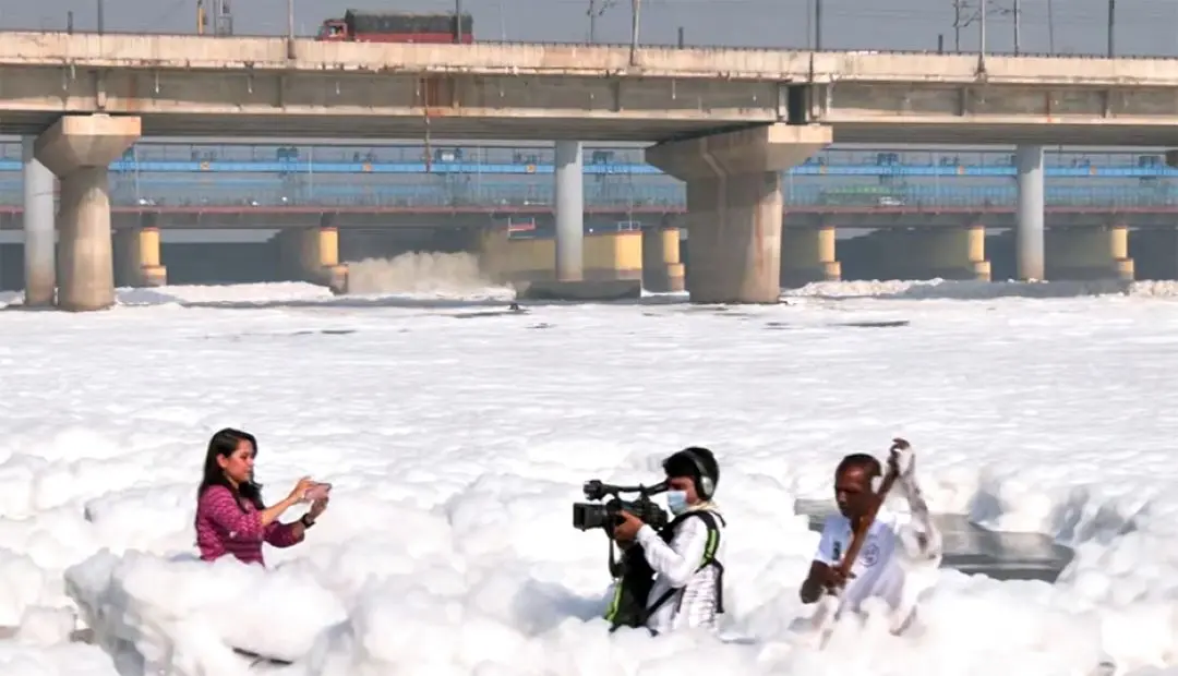 Yamuna river covered in toxic foam | Photo: ANI