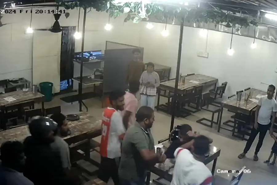 Dispute over dirty glasses: Malayali students assaulted by goons in Mysuru hotel