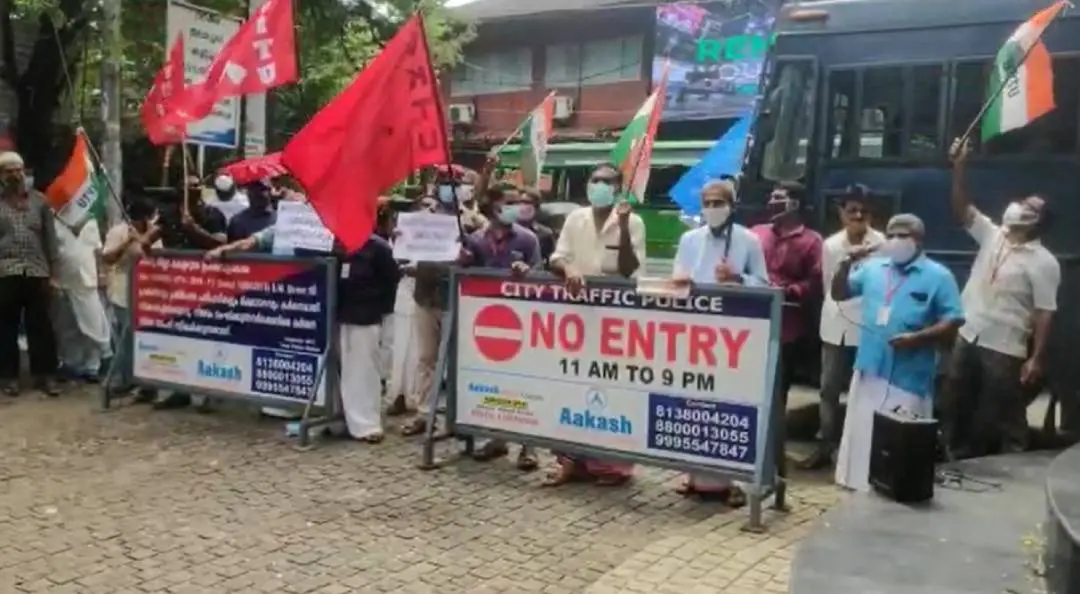 Protest of street vendors at SM Street in Kozhikode