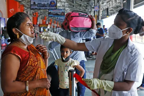ജനുവരിയിൽ രാജ്യത്ത് കോവിഡ്കേസുകൾ വർധിച്ചേക്കും, അടുത്ത 40 ദിവസം നിർണായകം- കേന്ദ്രആരോഗ്യമന്ത്രാലയം