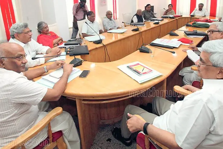 Kerala leaders give green signal to CPI (M) politburo move for alliance with Congress in West Bengal