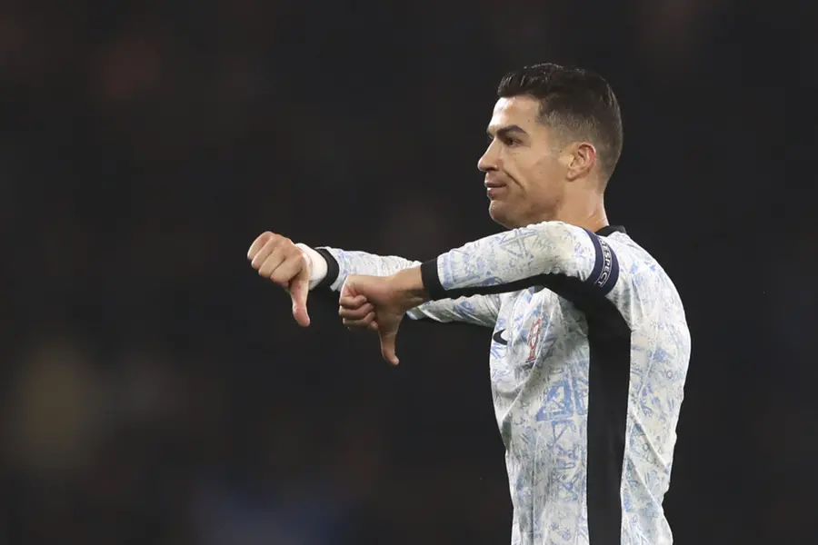 Ronaldo storms off pitch, shows 'double thumbs down' as Scotland hold Portugal | WATCH