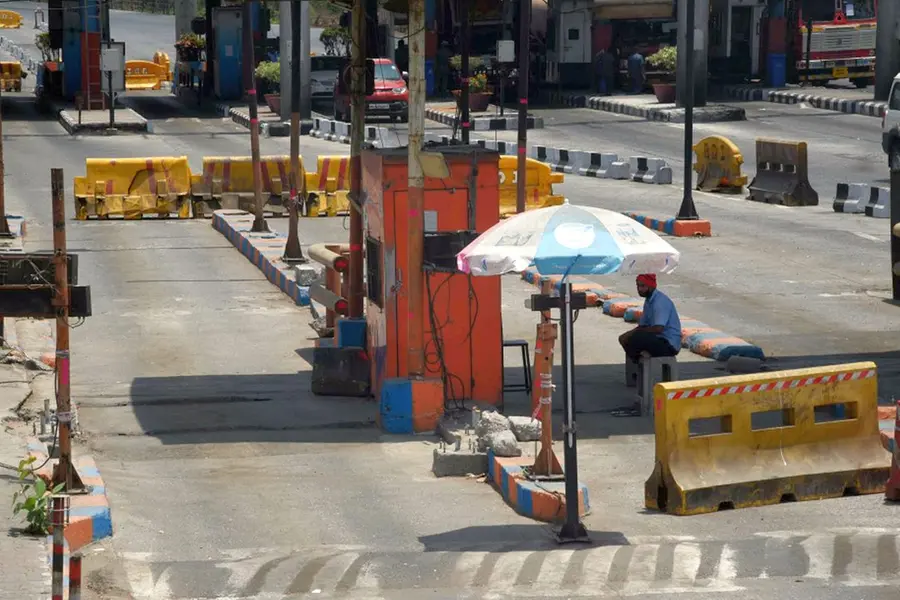 Mumbai goes toll-free for LMVs; MVA demands more, Raj Thackeray claims credit