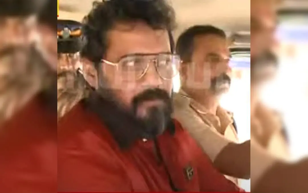 ബാലയെ വൈദ്യ പരിശോധനയ്ക്കായി കൊണ്ടുപോകുന്നു | Photo: screengrab