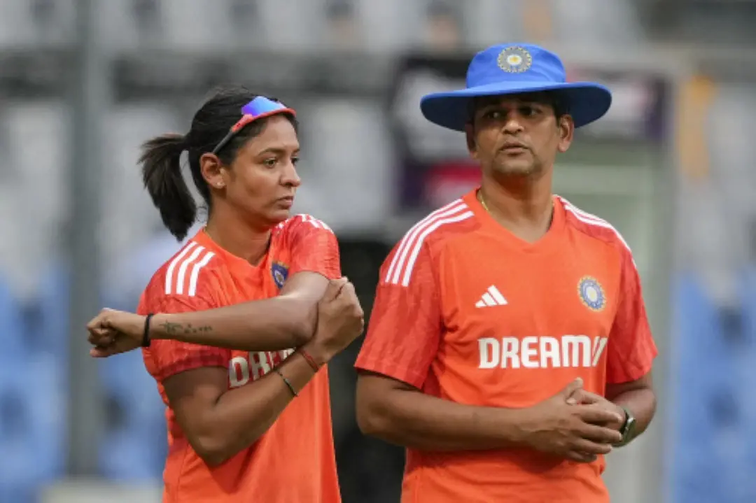 Indian women's national cricket team head coach Amol Muzumdar with captain Harmanpreet Kaur. | File Photo: PTI
