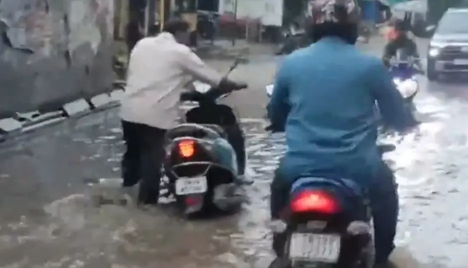The waterlogging in Tiruvallur | ANI