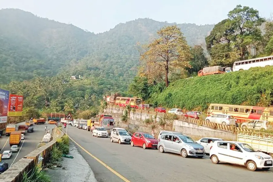 Heavy vehicles causing traffic jams despite restrictions on Thamarassery Ghat road