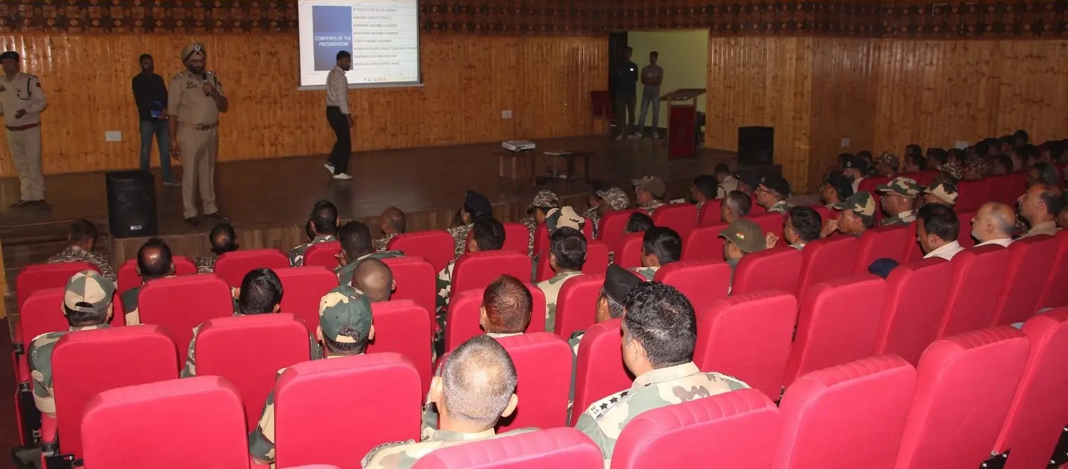 Security preparedness & briefing session in Bandipora, chaired by SSP Bandipora | Photo: X/ District Police, Bandipora