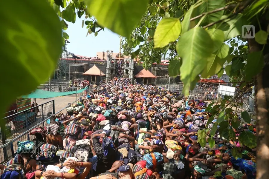 ശബരിമല സ്പോട്ട് ബുക്കിംഗ് ഒഴിവാക്കിയതിൽ നിന്ന് സർക്കാർ പിന്നോട്ടെന്ന് സൂചന