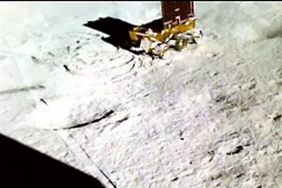 'Frolicking' Pragyan confirms presence of Sulphur on lunar surface