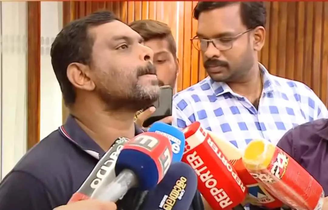 Lorry driver Manaf | Photo: Screengrab / Mathrubhumi News