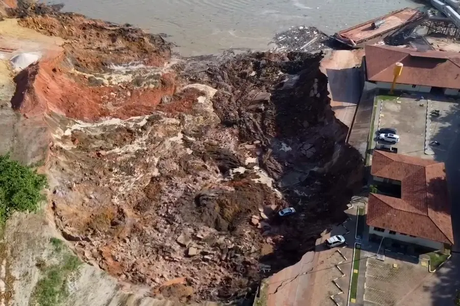 200 feared trapped in landslide at Brazil’s Manacapuru Port