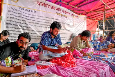 ‘Visit hunger-strike venue, express solidarity,’ VC of CU asks public to visit protesting doctors