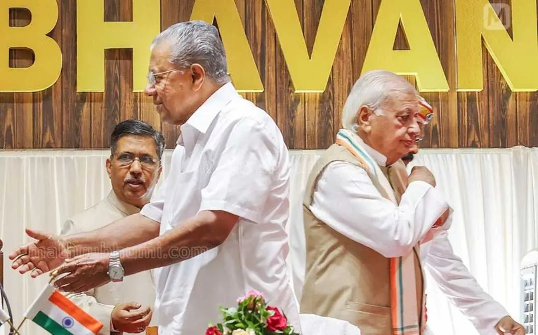 Pinarayi Vijayan and Arif Mohammed Khan | File Photo: MBI