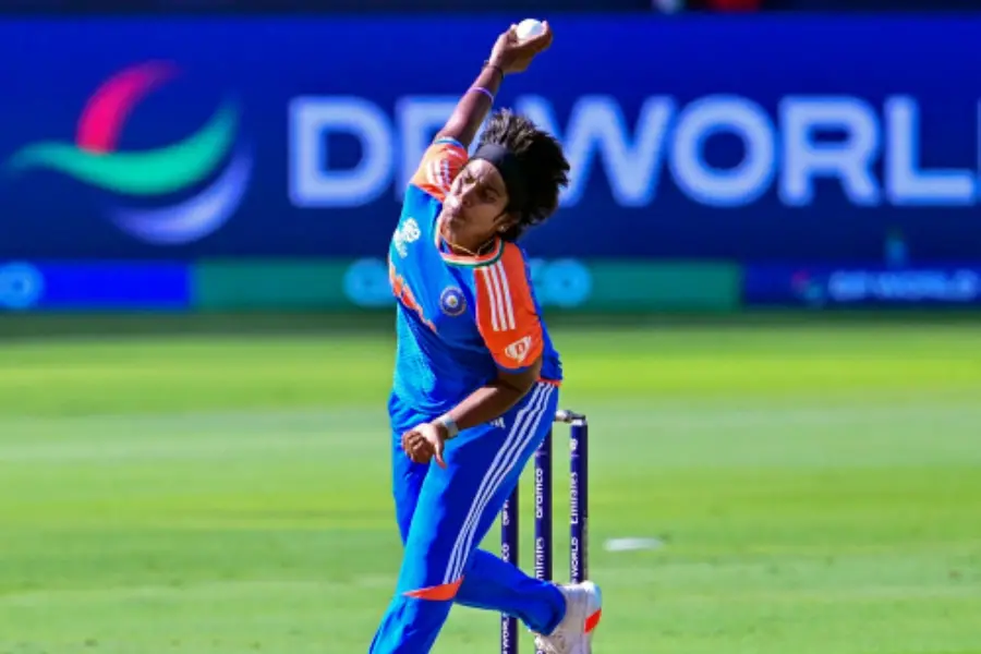 Bowlers shine as India defeats Pakistan in WC clash; Arundhati and Shreyanka restrict scoring