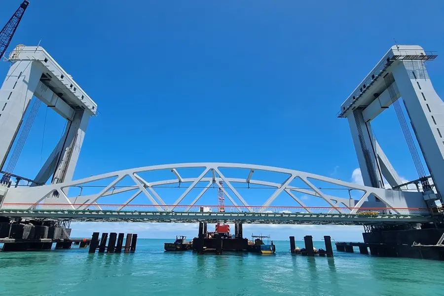Pamban rail bridge's bold new chapter-Watch the test lift of the central span