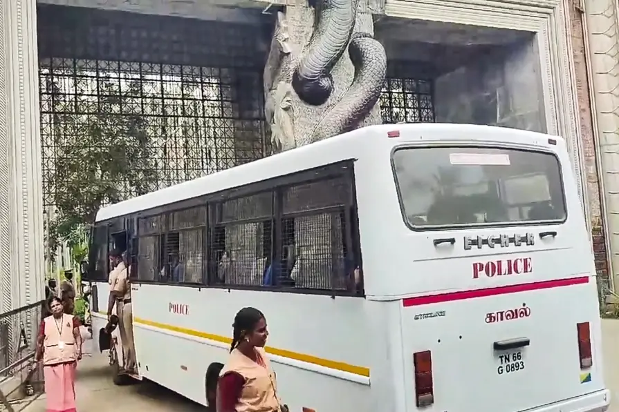 150 TN policemen hold 'inquiry' at Isha Foundation after court order