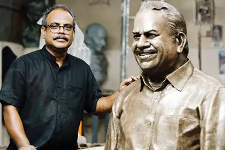 New bronze sculpture to commemorate memories of revolutionary leader Kodiyeri Balakrishnan