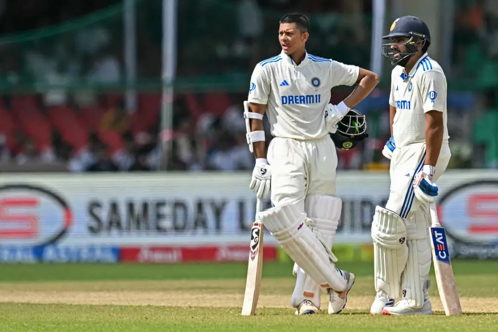 Yashasvi Jaiswal and captain Rohit Sharma (R) | AFP