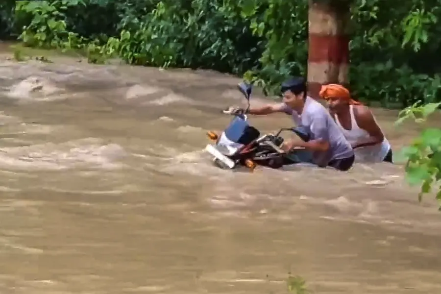 Bihar on high alert for floods following major water release from Birpur and Valmikinagar barrages
