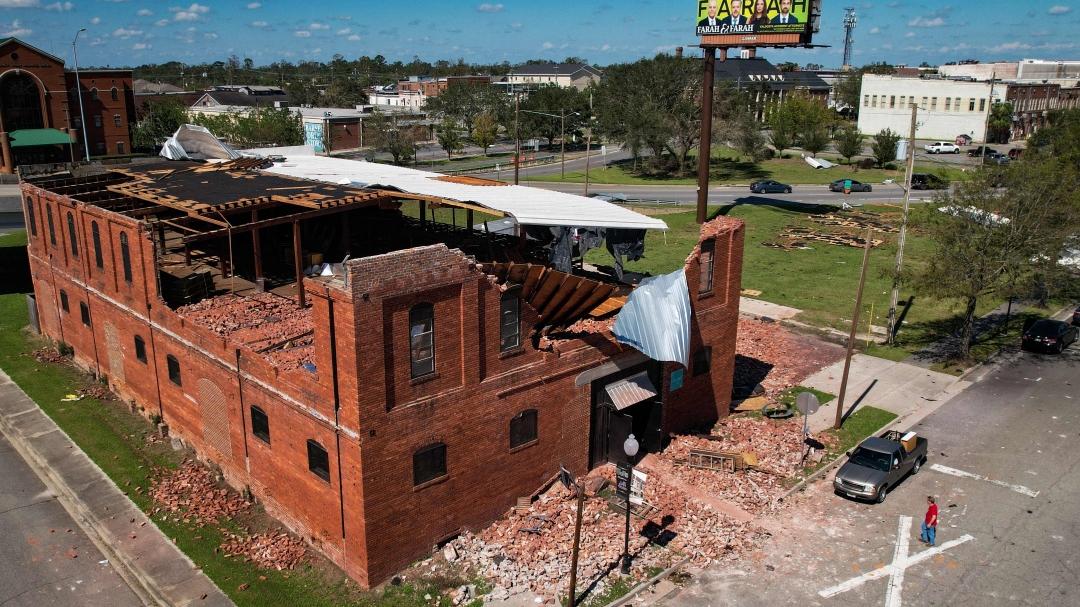 Hurricane Helene leaves at least 64 dead, millions without power in ...