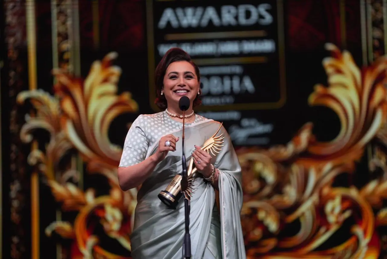 Rani Mukerji bags 'Best Actress' award for 'Mrs. Chatterjee vs. Norway' at IIFA 2024 | Photo: X / IIFA