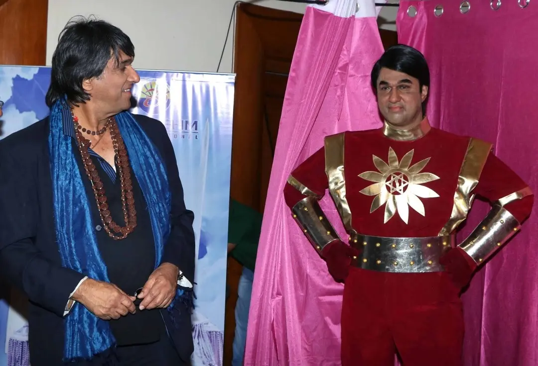 Actor Mukesh Khanna with the wax statue of Shaktiman | Photo: Archive
