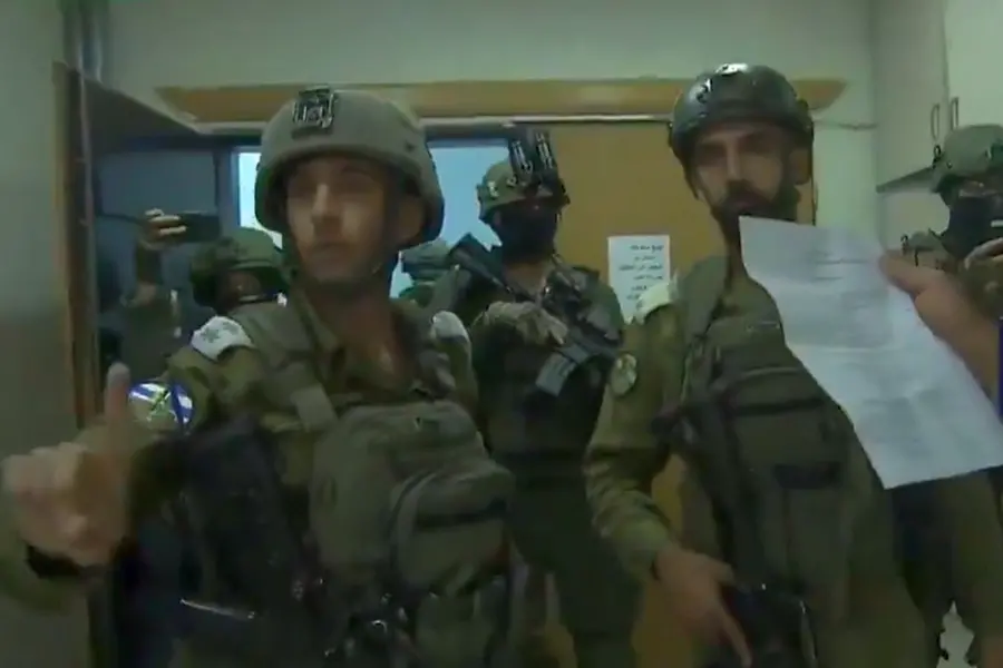 Israeli forces pull the plug on Al Jazeera in West Bank's Ramallah | WATCH