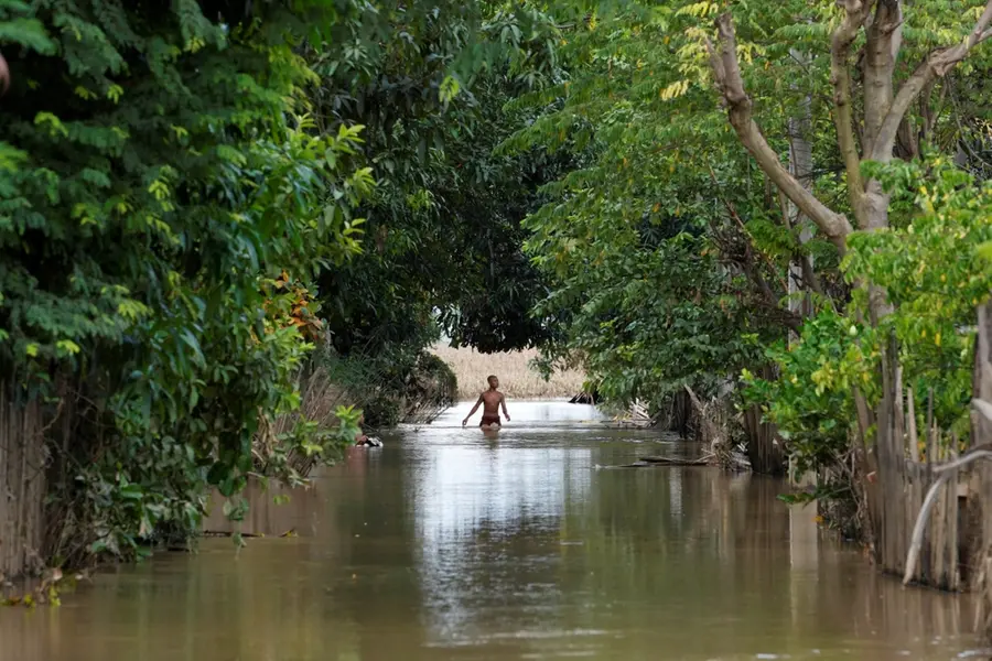 Myanmar floods: Death toll nears 300 with 89 still missing