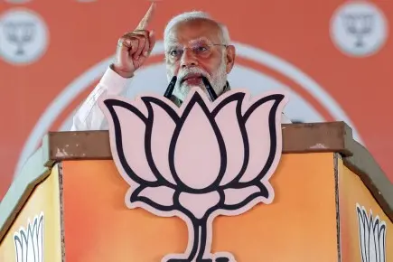 Congress insults India on foreign land, party run by Tukde-Tukde gang, urban naxals: PM Modi