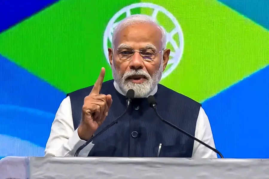 PM Modi inaugurates 4th Global Renewable Energy Investor's Meet in Gandhinagar | WATCH