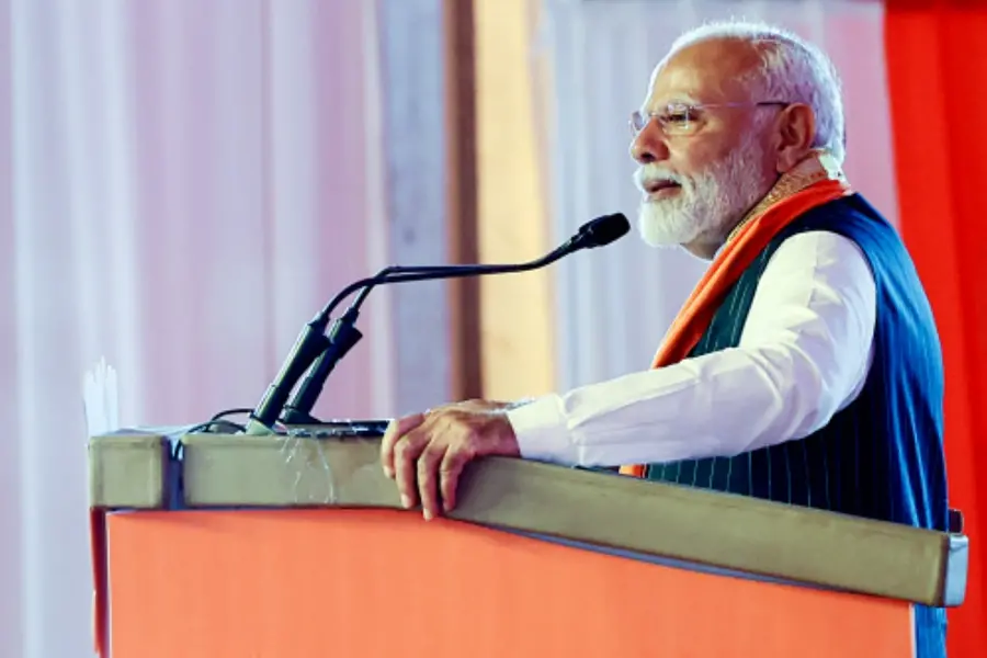 Modi lashes out at Congress, says 'royal family' wants to end reservation