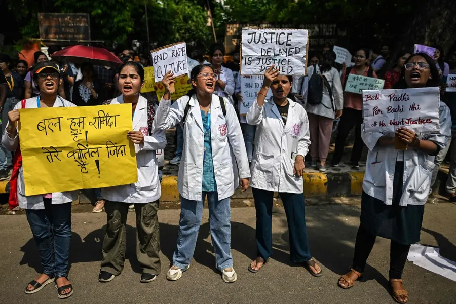 Docs of AIIMS, RML,IGH end strike on Supreme Court's call; West Bengal medicos continue protest