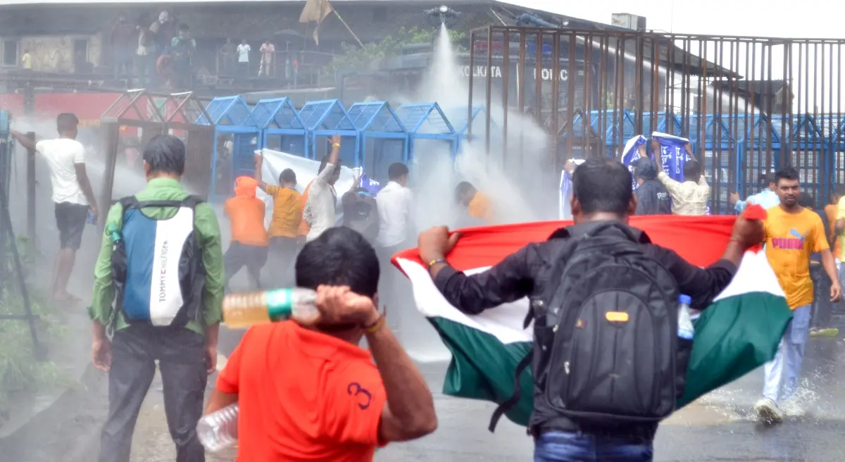 Police use water canons on protestors during the Nabanna Abhijan protest | Photo: ANI