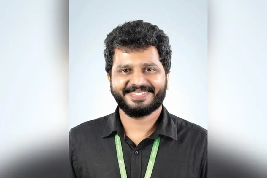Professor dies after heart attack during Onam celebration at Kochi college