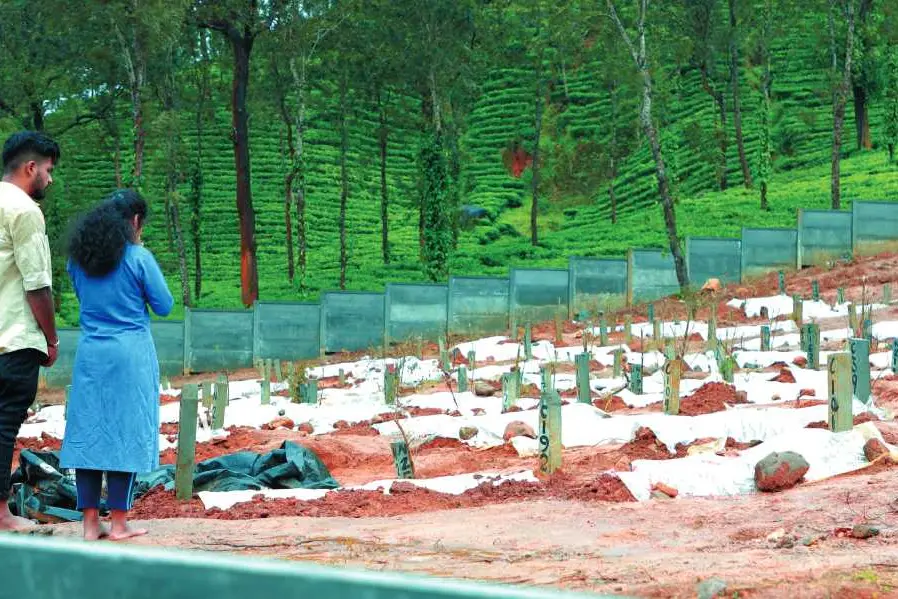 ഇതുകൂടി താങ്ങാനുള്ള കരുത്ത് ശ്രുതിക്ക് നൽകണേ... കേരളത്തിന്റെ പ്രാർഥന...