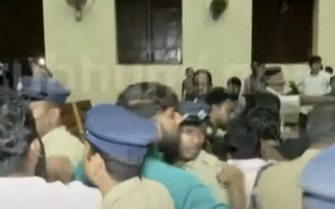 KSU and SFI clash at Kerala University